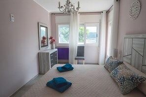 4 Schlafzimmer, Bügeleisen/Bügelbrett, kostenloses WLAN