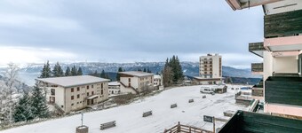 Apartment 'Bel Appart Vue Pistes Et Montagnes' with Mountain View and Balcony