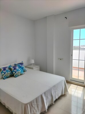 2 habitaciones, tabla de planchar con plancha y wifi gratis