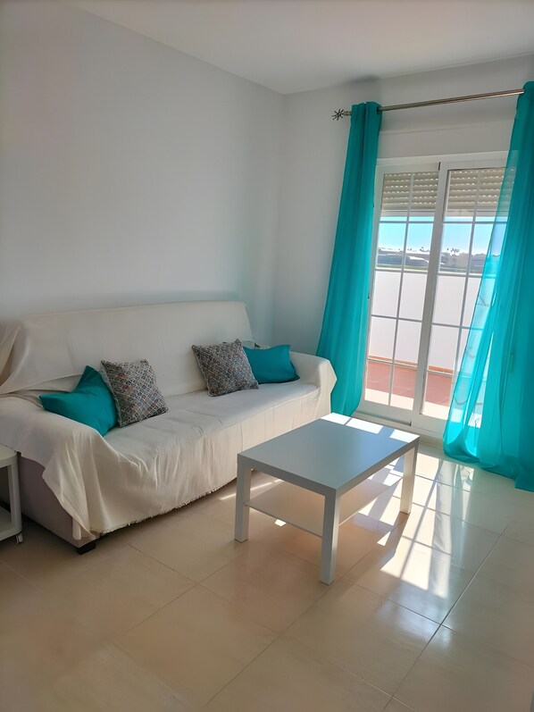 TV - Apartment 'Cortijo Amaya' with Mountain View, Private Garden and Wi-Fi (Torrox)