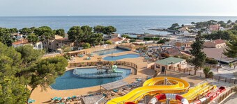 Mobile Home 'Camping Lou Soulei 218' with Sea View, Shared Pool and Air Conditioning