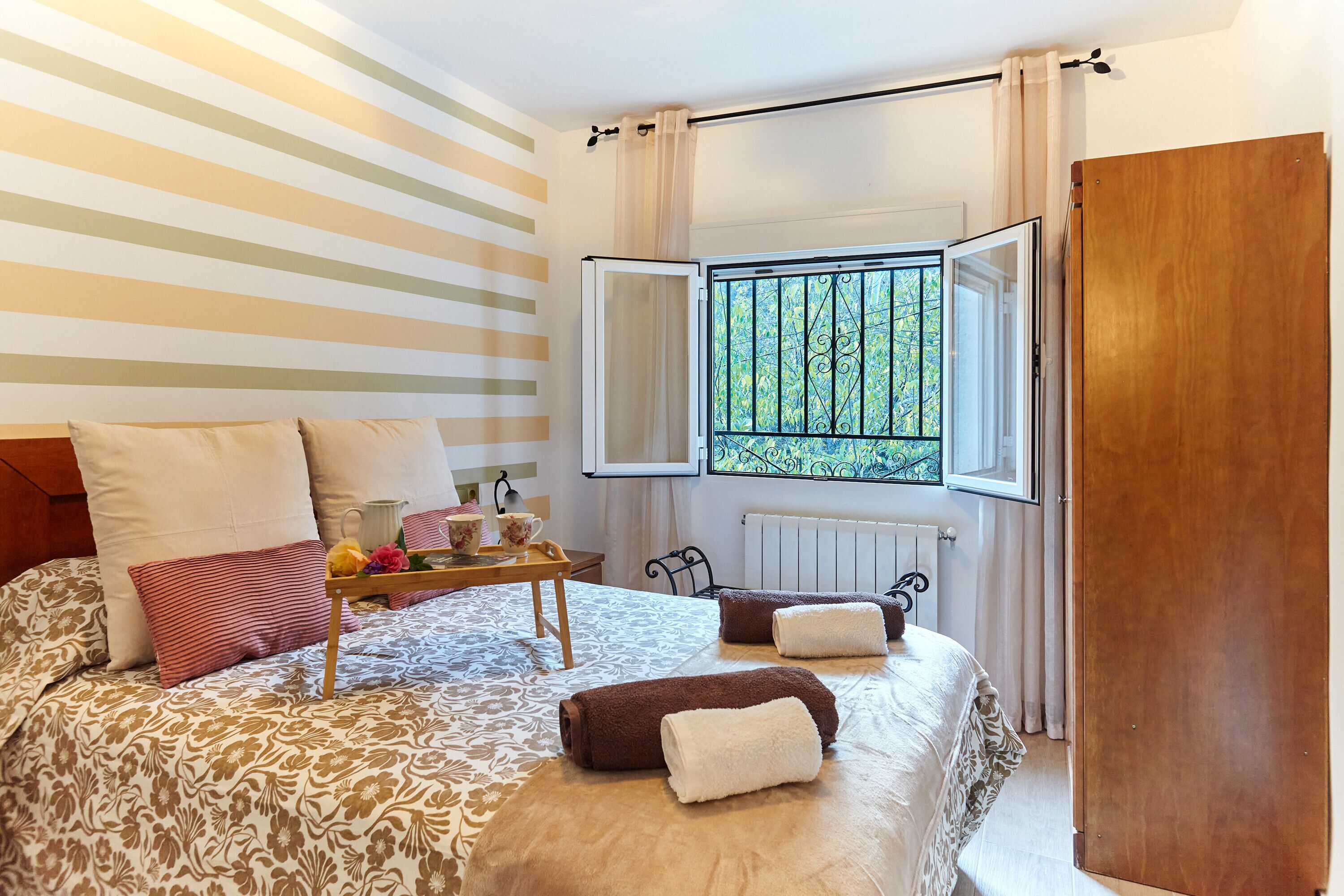 4 habitaciones, wifi gratis y ropa de cama 