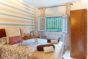 4 soverom, wi-fi (inkludert) og sengetøy