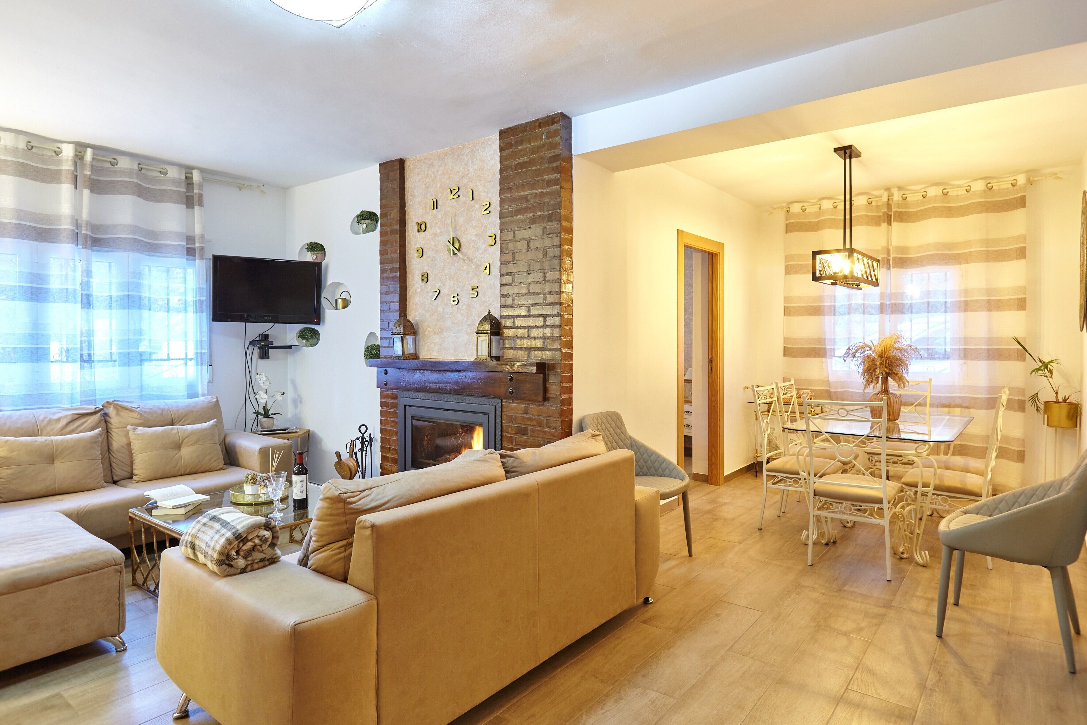 TV, fireplace, DVD player