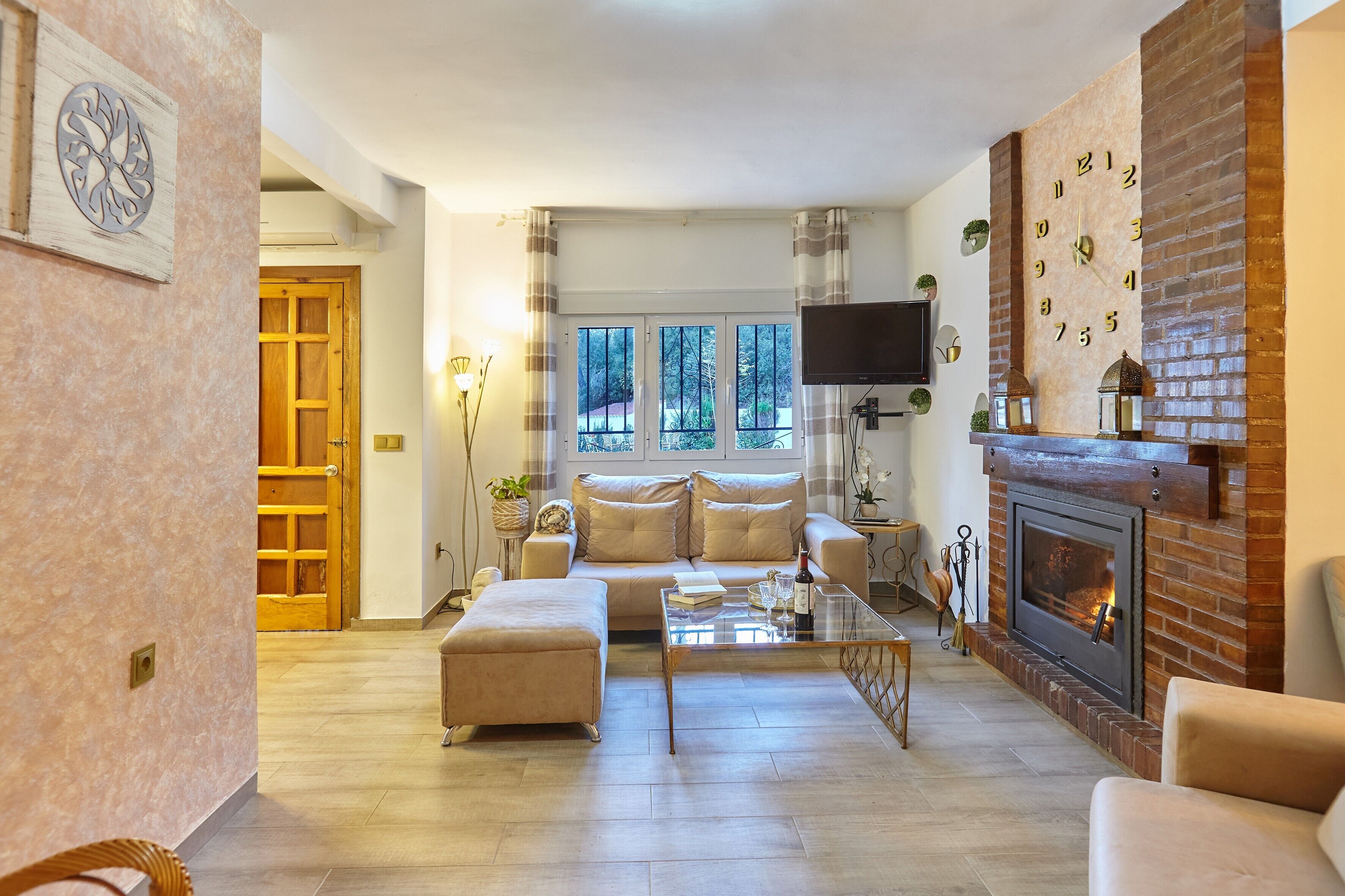 TV, fireplace, DVD player