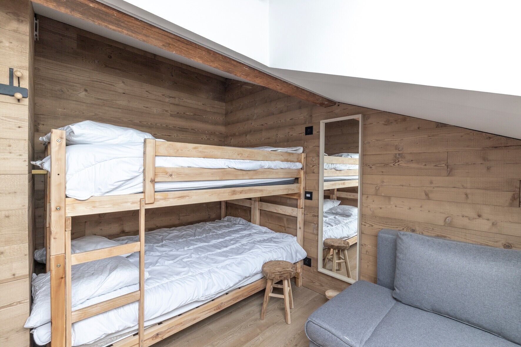 2 habitaciones, tabla de planchar con plancha y wifi gratis 