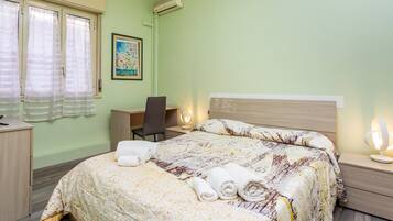 1 bedroom, free WiFi, bed sheets