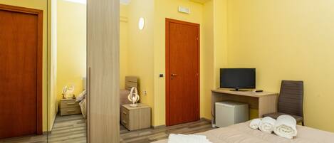 1 bedroom, free WiFi, bed sheets