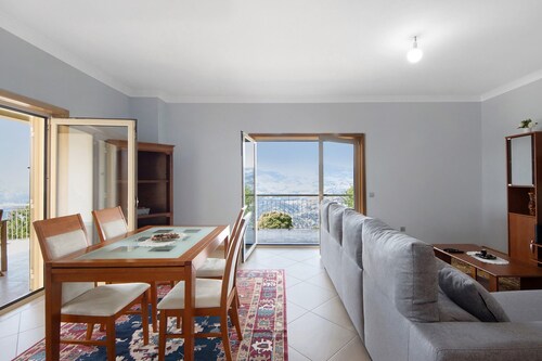 Holiday Home 'Sousa's House - Alojamento Local' with Mountain View, Private Terrace and Wi-Fi