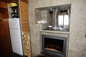 Kylskåp, mikrovågsugn, ugn och spishäll