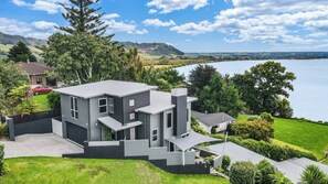 Exterior - Rotorua Serenity Lakeview Retreat (Rotorua)