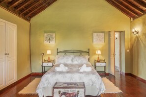 2 chambres, fer et planche Ă repasser, Wi-Fi gratuit, draps fournis