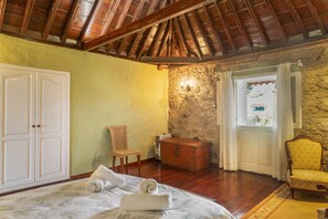 2 bedrooms, iron/ironing board, free WiFi, bed sheets - Holiday Home 'Casa Isabel' with Mountain Views, Private Terrace & Wi-Fi (Santa Brigida)