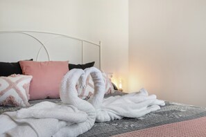 1 bedroom, iron/ironing board, free WiFi, bed sheets