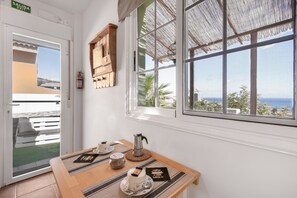 Dining - Vacation Studio 'Azahares 1 Estudio' with Sea View, Private Terrace and Wi-Fi (Candelaria)