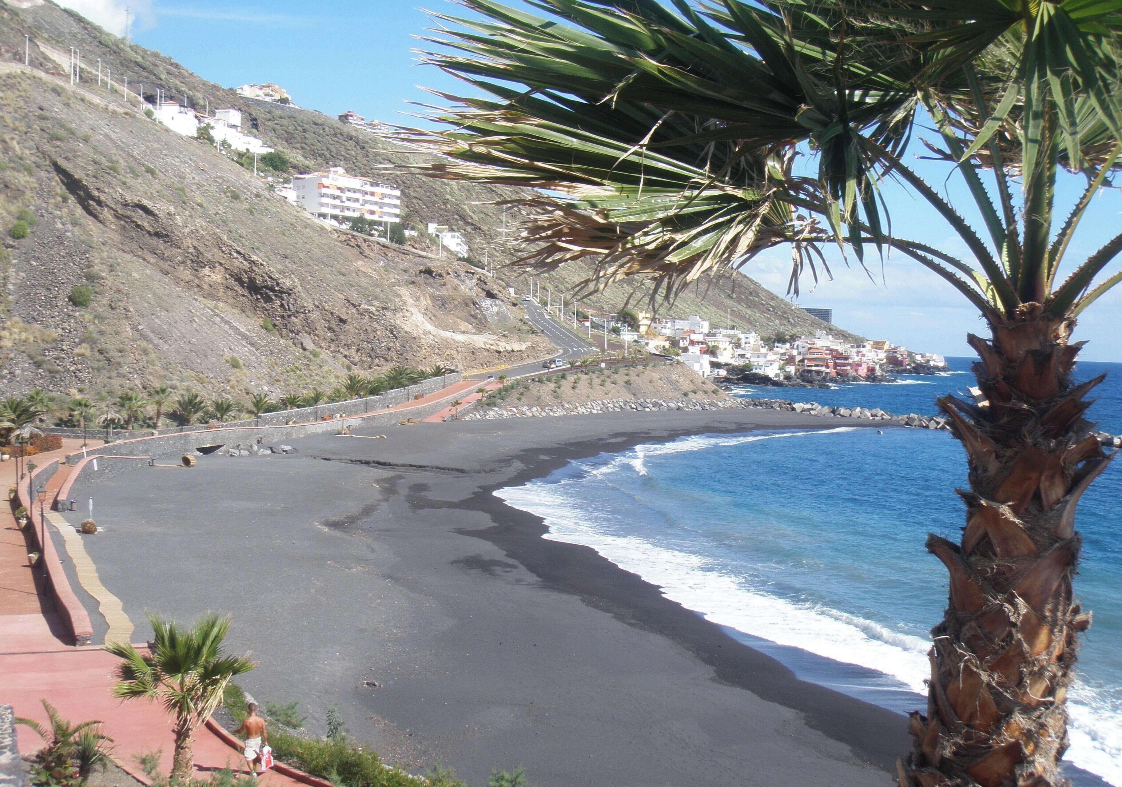 Una spiaggia nelle vicinanze