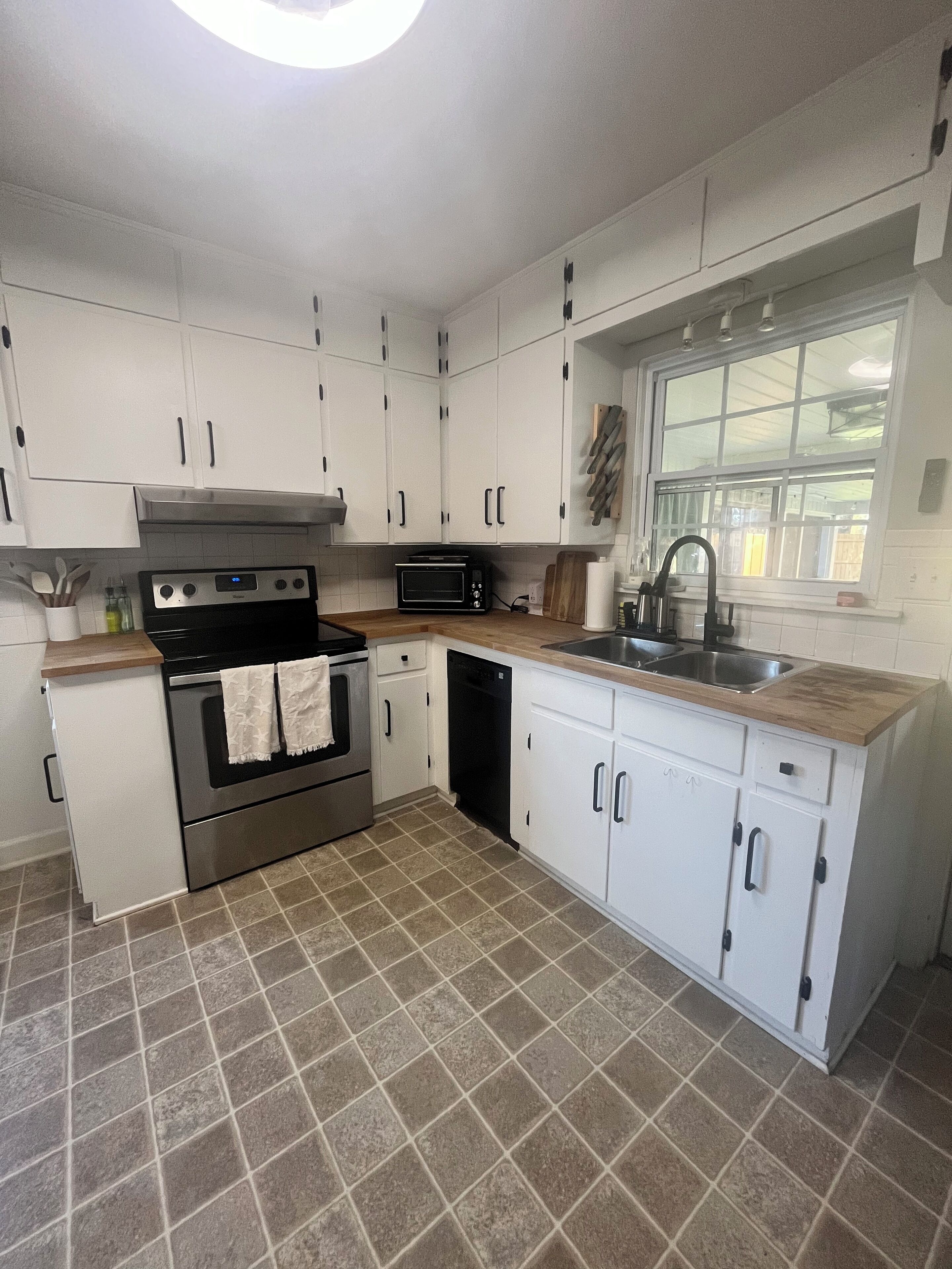 Mikroaaltouuni, uuni, liesi, astianpesukone