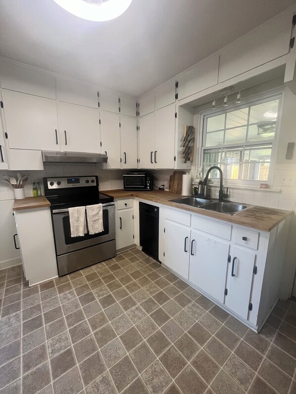 Microwave, oven, stovetop, dishwasher