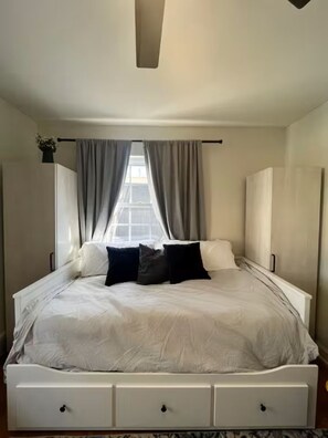 3 bedrooms, WiFi, bed sheets