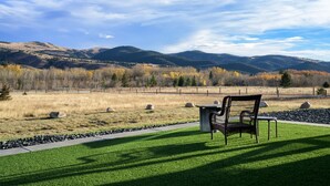 A bench in a park with a view of mountains and a clear sky. - Welcome Hunters! Next to Garrity Mtn Wildlife Area (Anaconda)