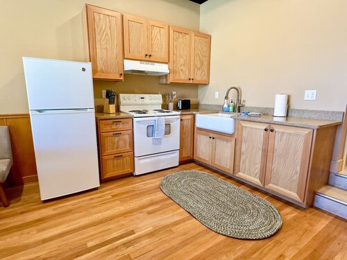 Peach Street Inn | Suite 3 | King Bed