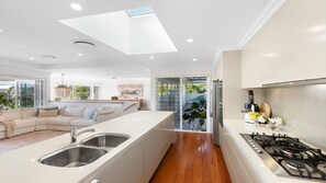 Interior - Whitewater - Stylish Beach House With Ocean Views (AVOCA BEACH)