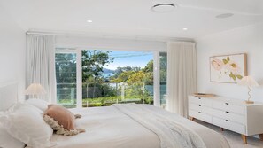 3 bedrooms, iron/ironing board, free WiFi, bed sheets - Whitewater - Stylish Beach House With Ocean Views (AVOCA BEACH)