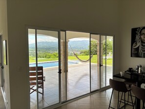 Interior - Luxurious home with stunning mountain views in Costa Rica's Central Valley! (Atenas)