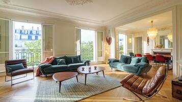 TV connectée, cheminée