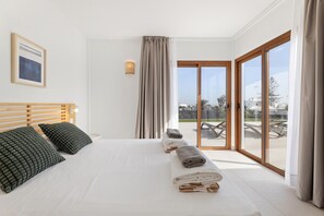 5 slaapkamers, een strijkplank/strijkijzer, gratis wifi, beddengoed