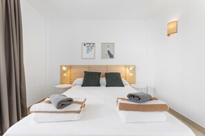 5 bedrooms, iron/ironing board, free WiFi, bed sheets
