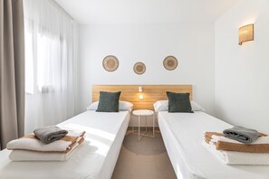 5 Schlafzimmer, Bügeleisen/Bügelbrett, kostenloses WLAN, Bettwäsche