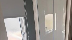 Shower, toilet paper - Caravan Georgi 3 Bed Balcony (Rhyl)