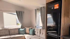 TV, fireplace - Caravan Georgi 3 Bed Balcony (Rhyl)