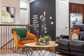 Interior - Modern Luxury Townhome | Uptown Galleria (Houston)