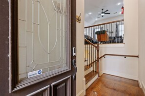 Interior - Modern Luxury Townhome | Uptown Galleria (Houston)