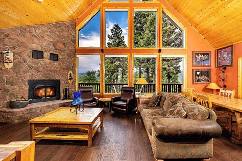 Spacious Mountain Cabin with Views, Deck, Second Living Area, New Hot Tub