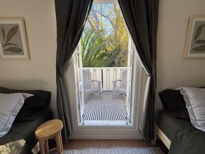 2 Schlafzimmer, Schreibtisch, Bügeleisen/Bügelbrett, Reisekinderbett
