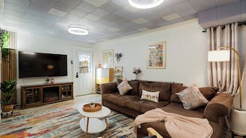 Perhehuoneisto, 2 makuuhuonetta | Oleskelualue | 42–tuumainen LED-televisio, jossa digitaalikanavat