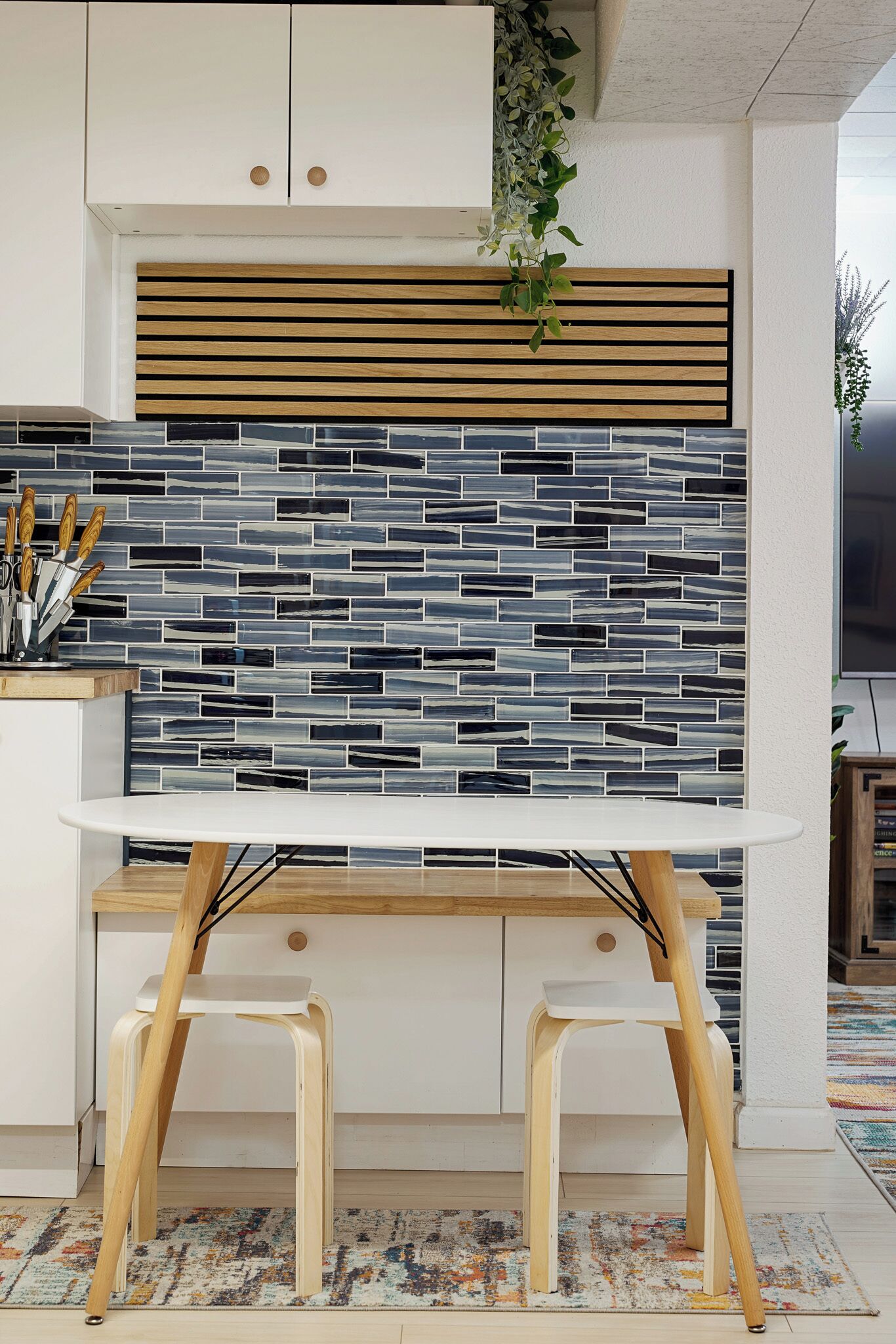 Familie appartement, 2 slaapkamers | Privékeuken | Een koffiezetapparaat/waterkoker, eettafels