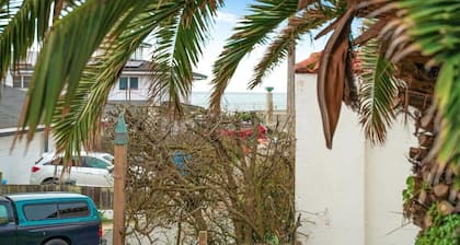 Coast PalmTree Yard 2BR Block from Beach