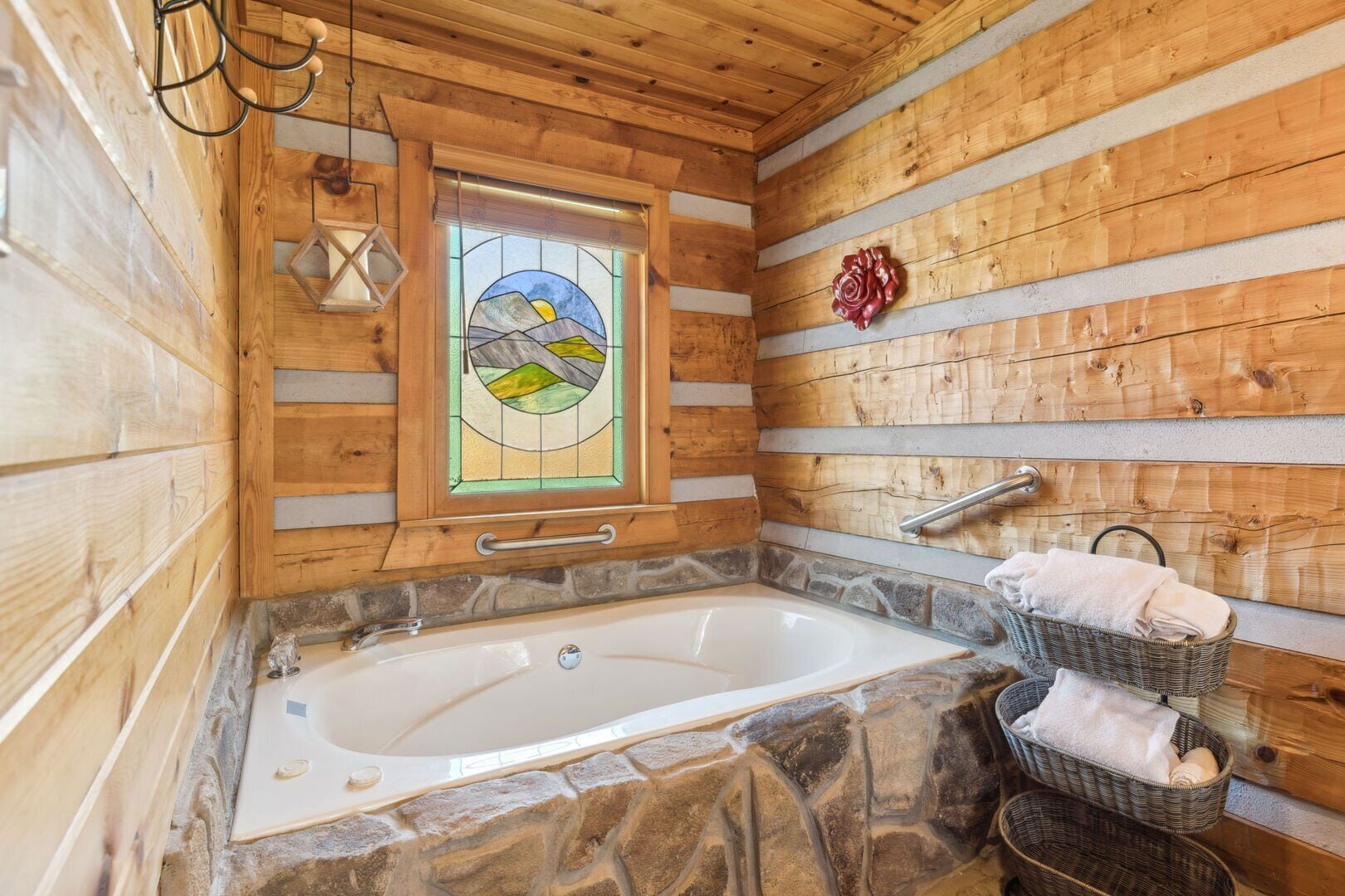 Shower, jetted bath, hair dryer, towels