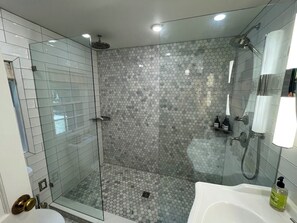 Dusj og håndklær