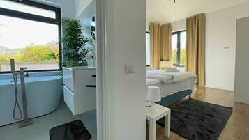 4 makuuhuonetta, silitysrauta/-lauta, Wi-Fi, vuodevaatteet