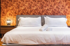 7 habitaciones, tabla de planchar con plancha, wifi y ropa de cama