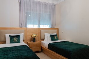 3 bedrooms, iron/ironing board, free WiFi, bed sheets - Arbaoua City Escape - Chic Apartment in Tanger (Tangier)