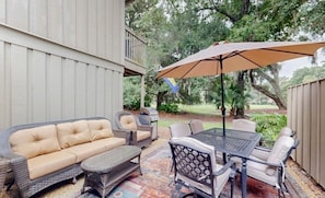 Outdoor dining - Palmetto Dunes Golf & Tennis Villa (Hilton Head Island)