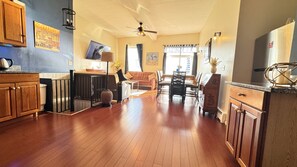 智能電視、壁爐、 辦公室、電腦螢幕