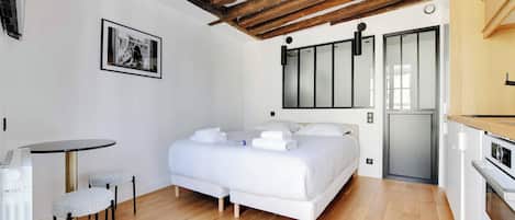 Appartement | 1 chambre, fer et planche Ă repasser, literie fournie