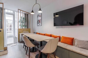 Apartment | Dining